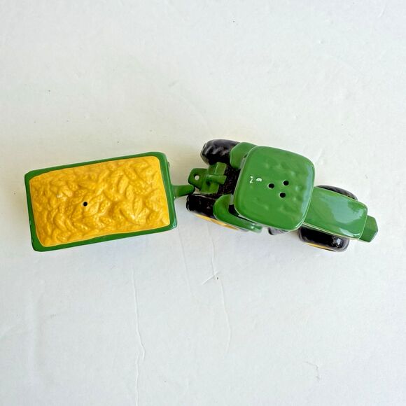 Vintage John Deere Tractor Hay Trailer Salt Pepper Shakers Porcelain/Ceramic - Picture 2 of 12